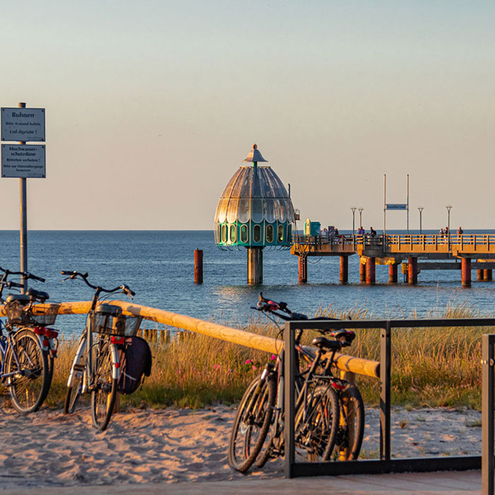 Tauchglocke in Zingst bei Sonnenuntergang